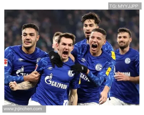 沙尔克04主场不败，战平法兰克福！